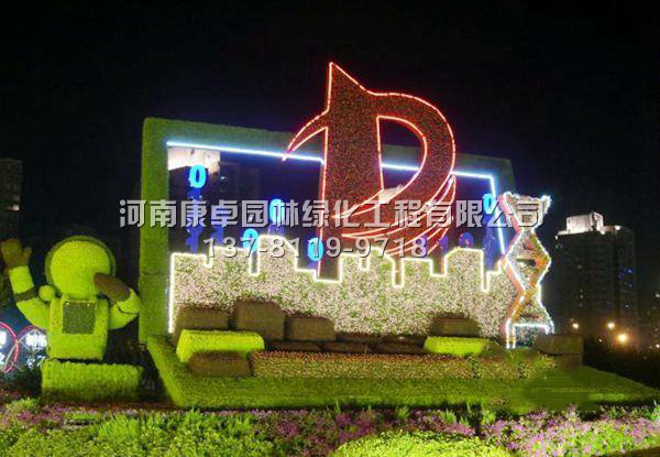 立体花坛与灯光的组合