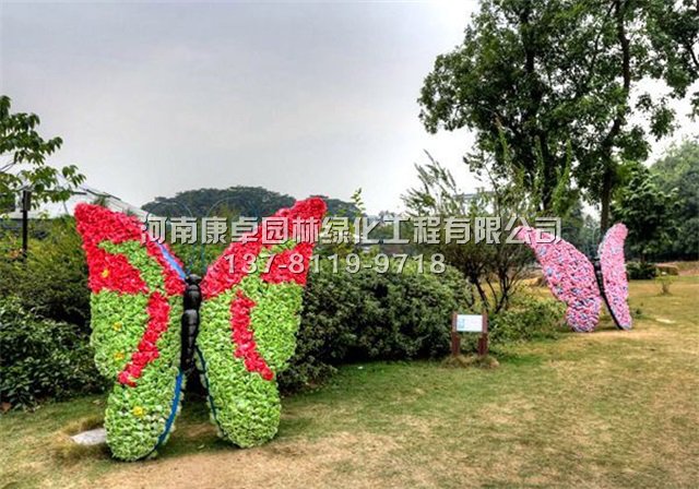 造型迥异的仿真绿雕